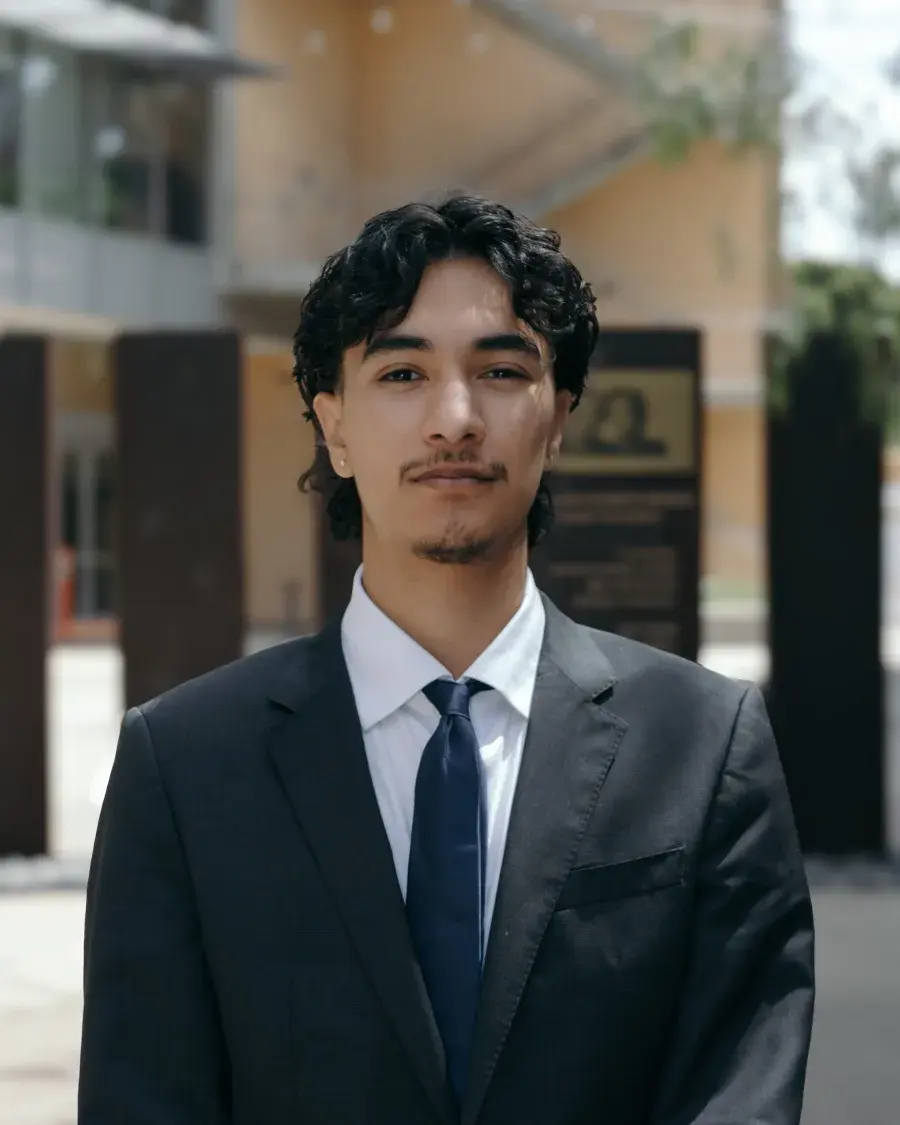 Luis Esparza
